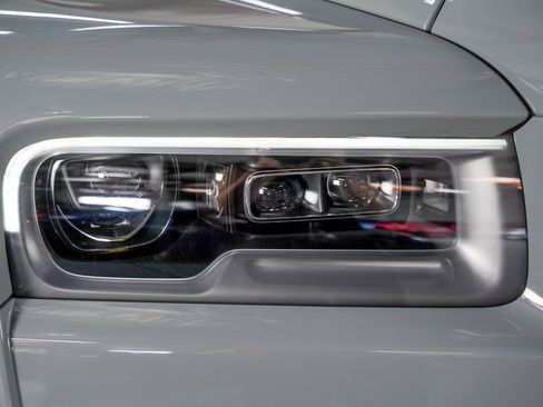 Used 2022 Rolls-Royce Cullinan w/ Dark Exterior Package AWD/4WD image 11