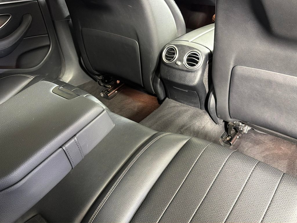 Used 2018 Mercedes-Benz E 300 image 30