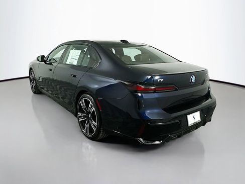 Used 2025 BMW i7 eDrive50 w/ Executive Package image 7