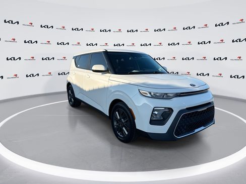 Certified 2021 Kia Soul S FWD image 2