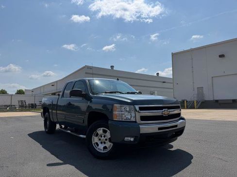 Used 2010 Chevrolet Silverado 1500 LT w/ Power Pack Plus AWD/4WD image 2