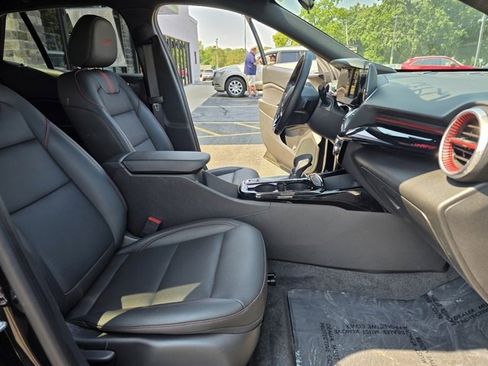 Used 2025 Chevrolet Trax RS w/ Driver Confidence Package image 30