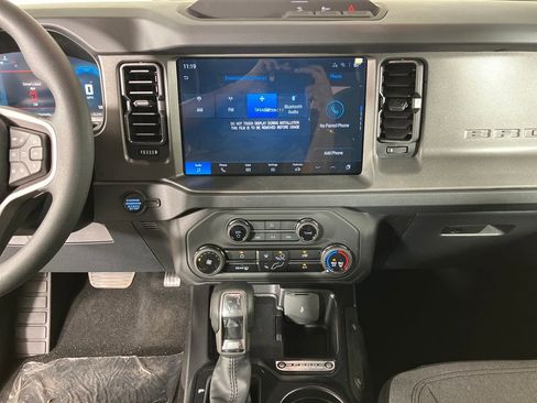 New 2025 Ford Bronco 4-Door image 28