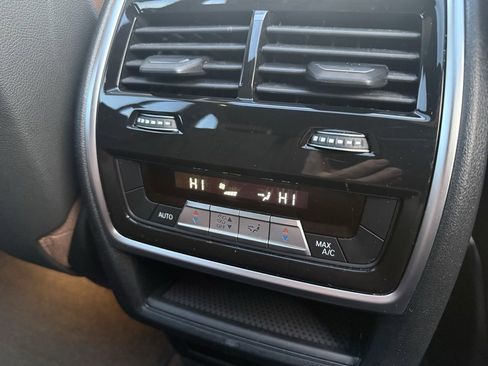 Used 2022 BMW X5 xDrive40i w/ M Sport Package image 34