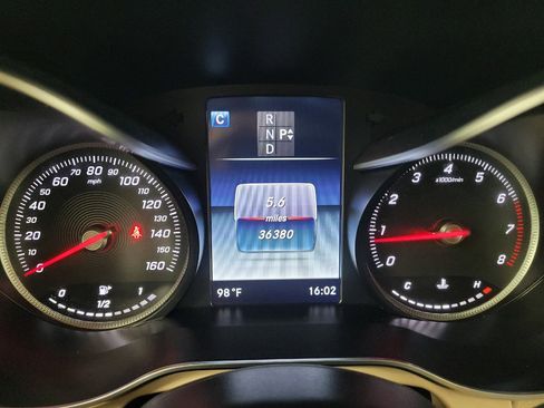 Used 2019 Mercedes-Benz GLC 300 w/ Premium Package image 23