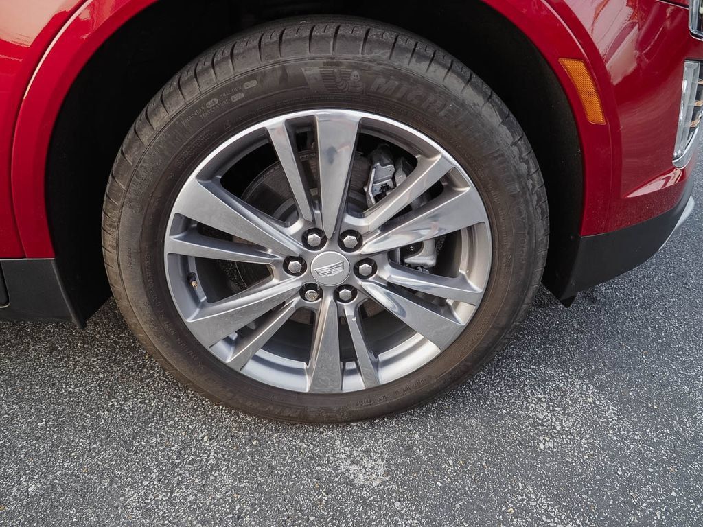 Certified 2025 Cadillac XT5 Premium Luxury FWD image 39