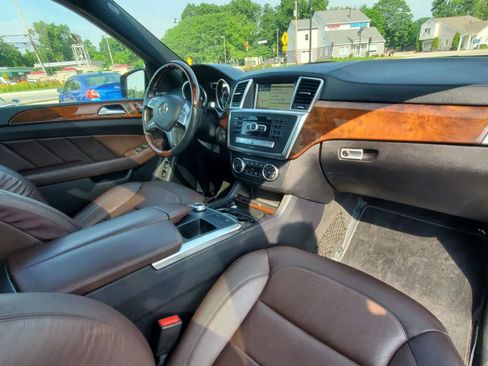 Used 2015 Mercedes-Benz GL 450 4MATIC image 47