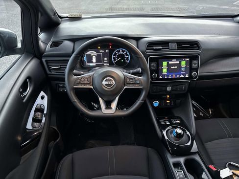 Used 2025 Nissan Leaf SV Plus image 8