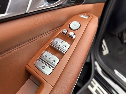 Used 2024 BMW X7 xDrive40i w/ M Sport Package image 10