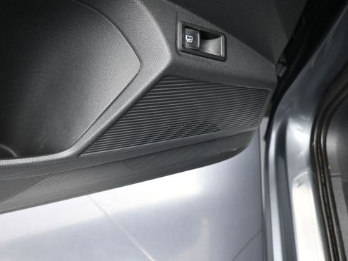 Used 2022 Volkswagen Taos SEL w/ Panoramic Sunroof Package image 14