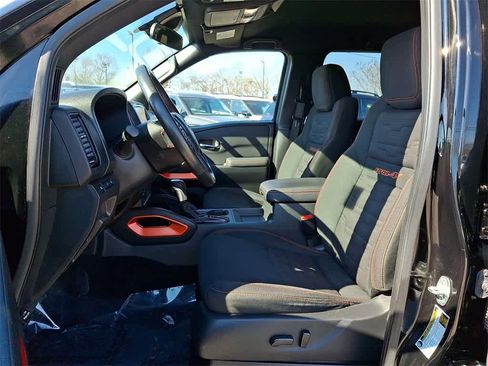 Used 2024 Nissan Frontier PRO-4X image 13