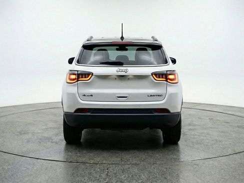 Used 2025 Jeep Compass Limited image 7