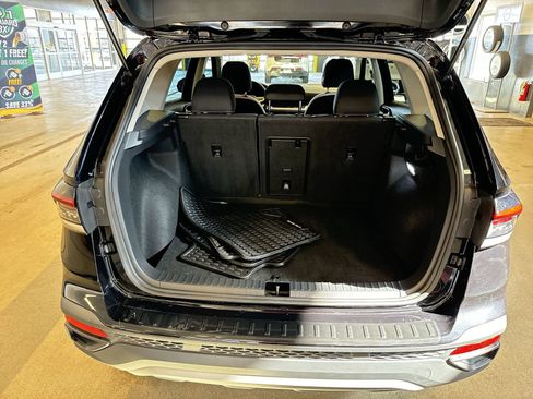 Used 2025 Volkswagen Taos S image 30