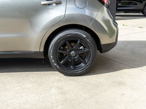 Used 2019 Kia Soul FWD image 27