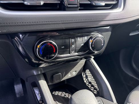 Used 2025 Chevrolet TrailBlazer LT image 18