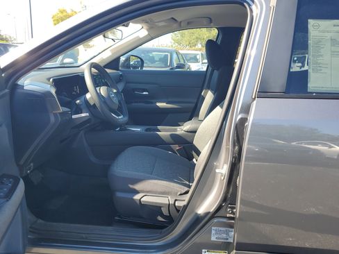 New 2026 Nissan Kicks SV w/ Cold Weather Package FWD image 11