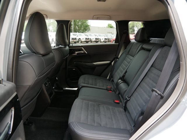 Used 2026 Mitsubishi Outlander SE AWD/4WD image 11