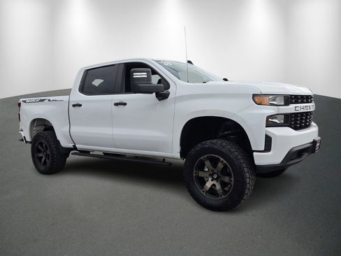 Used 2020 Chevrolet Silverado 1500 Custom w/ Custom Max Trailering Package image 2