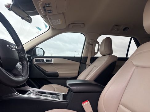 Used 2020 Ford Explorer XLT w/ Equipment Group 202A image 40