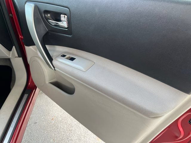 Used 2014 Nissan Rogue S w/ Convenience Package FWD image 16