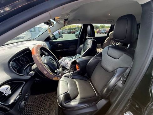 Used 2020 Jeep Cherokee Latitude Plus AWD/4WD image 8