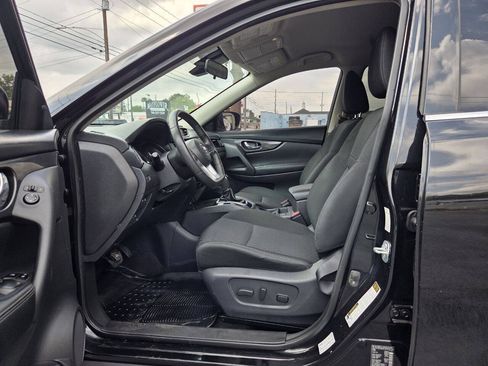 Used 2019 Nissan Rogue SV FWD image 11