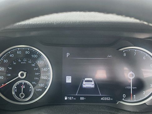 Used 2025 Genesis G70 2.5T RWD image 19