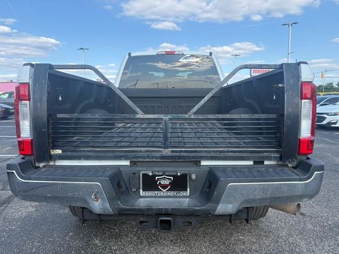 Used 2017 Ford F250 XL w/ XL Decor Group AWD/4WD image 5