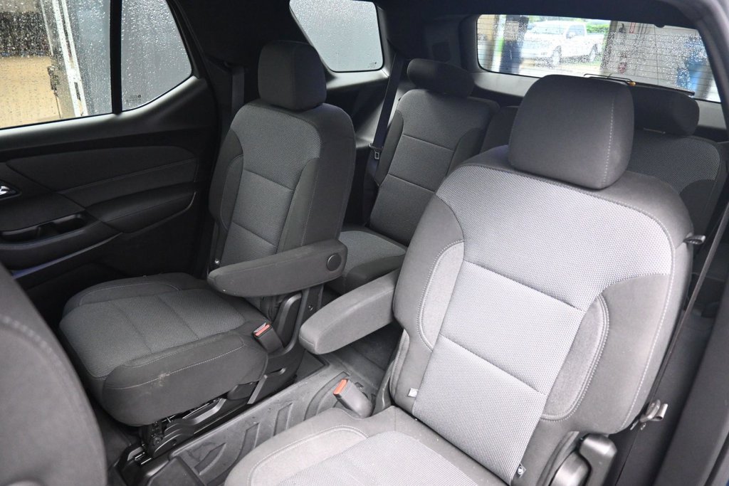 Used 2023 Chevrolet Traverse LT FWD image 19