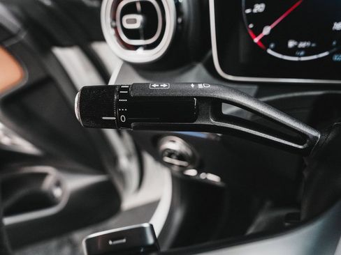 Used 2025 Mercedes-Benz CLE 300 4MATIC Coupe image 21