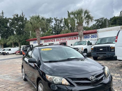 Used 2013 Toyota Corolla S w/ Premium Pkg image 2