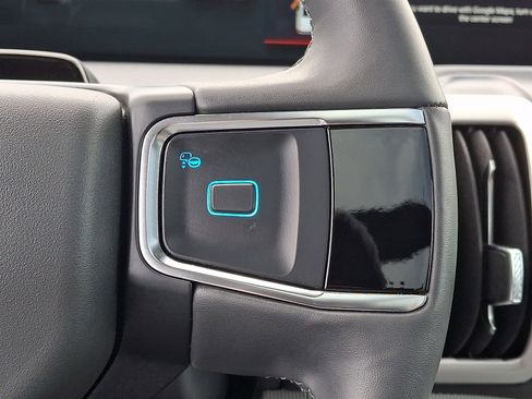 Used 2025 Ford Expedition Active image 23