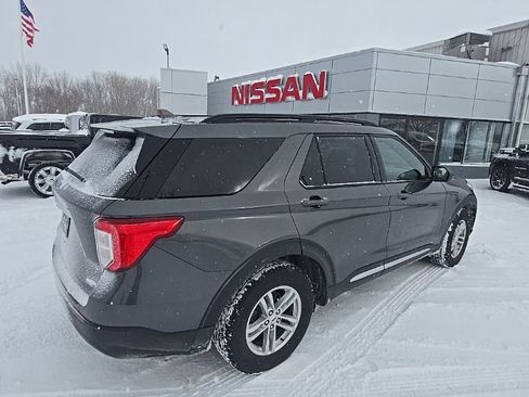 Used 2020 Ford Explorer XLT image 6