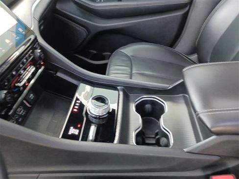 Used 2024 Jeep Grand Cherokee L Limited w/ Luxury Tech Group II image 11