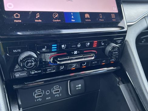 Used 2023 Jeep Grand Cherokee Overland image 22