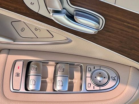 Certified 2022 Mercedes-Benz GLC 300 4MATIC image 31