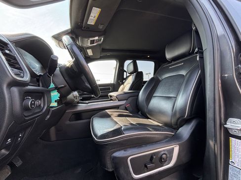 Used 2022 RAM 1500 Laramie AWD/4WD image 7