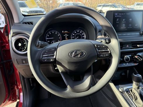 Used 2022 Hyundai Kona SEL image 29