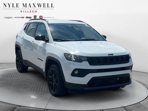 New 2026 Jeep Compass Latitude image 2