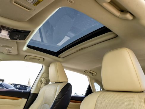 Used 2017 Lexus RX 450h AWD w/ Accessory Package image 4