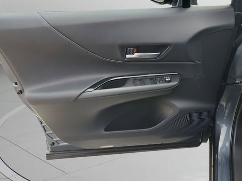 Used 2024 Toyota Venza LE image 26