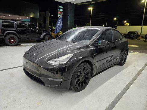 Used 2021 Tesla Model Y Long Range AWD/4WD image 2