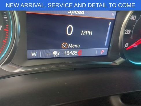 Used 2023 Chevrolet Traverse LT w/ LT Premium Package image 2