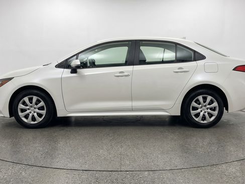 Used 2025 Toyota Corolla LE FWD image 5