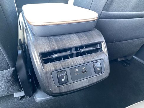 Certified 2023 Nissan Ariya FWD image 15