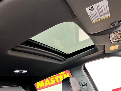 Used 2024 GMC Sierra 1500 Denali w/ Denali Reserve Package image 13