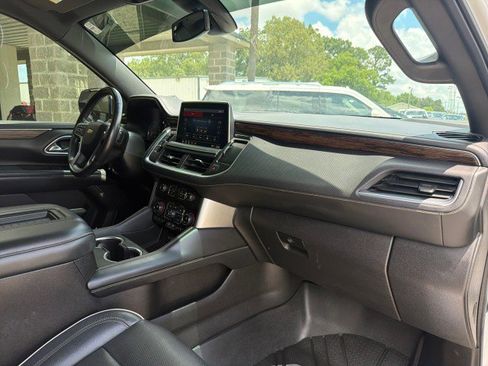 Used 2021 Chevrolet Suburban Premier AWD/4WD image 21