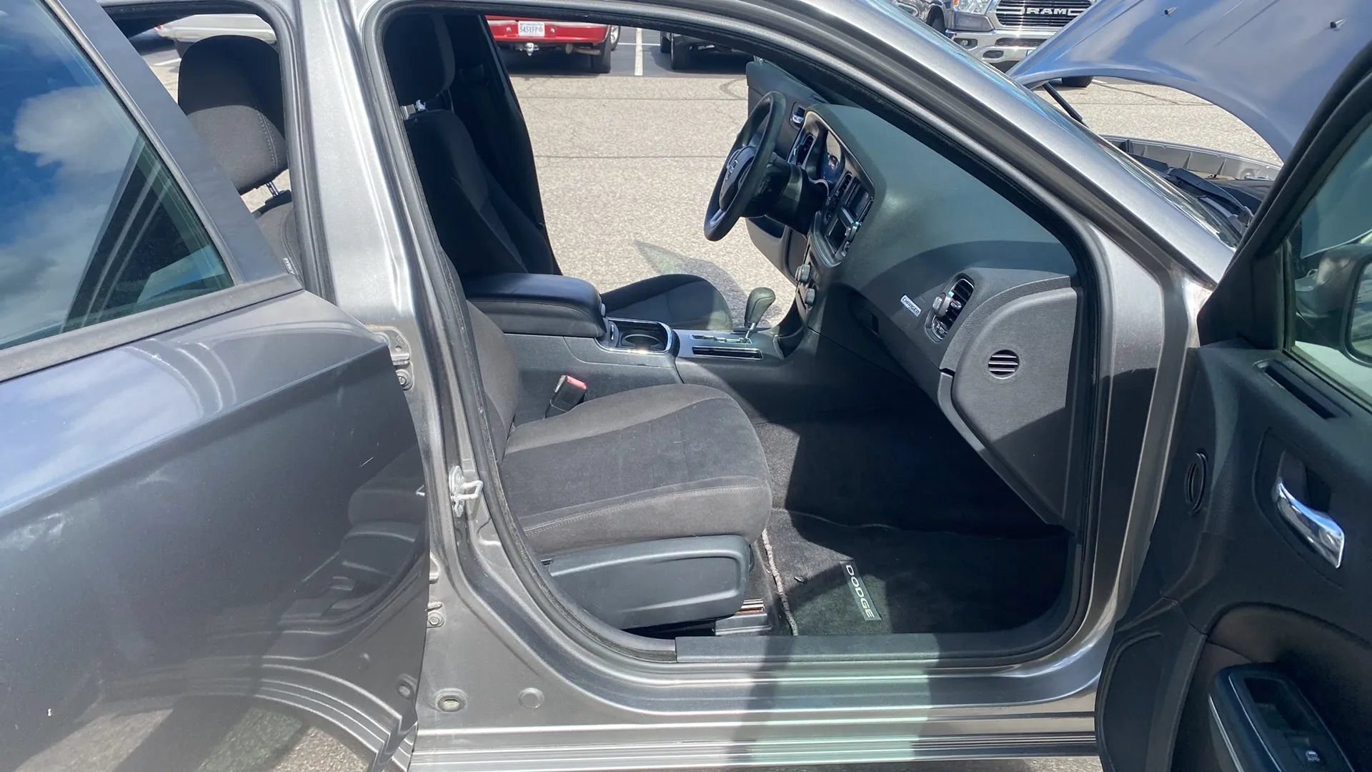 Used 2012 Dodge Charger SE RWD image 16