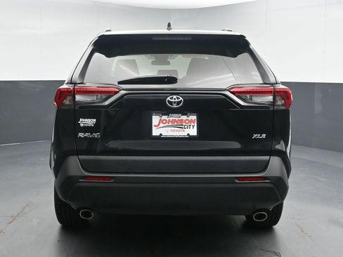 Used 2024 Toyota RAV4 XLE FWD image 7