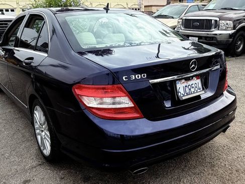 Used 2009 Mercedes-Benz C 300 Sedan image 6